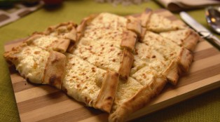 Pide with cheese